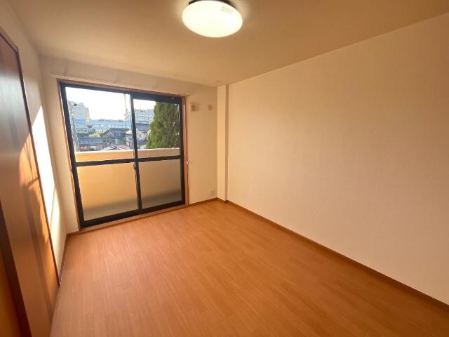 物件内観写真10　(洋室)