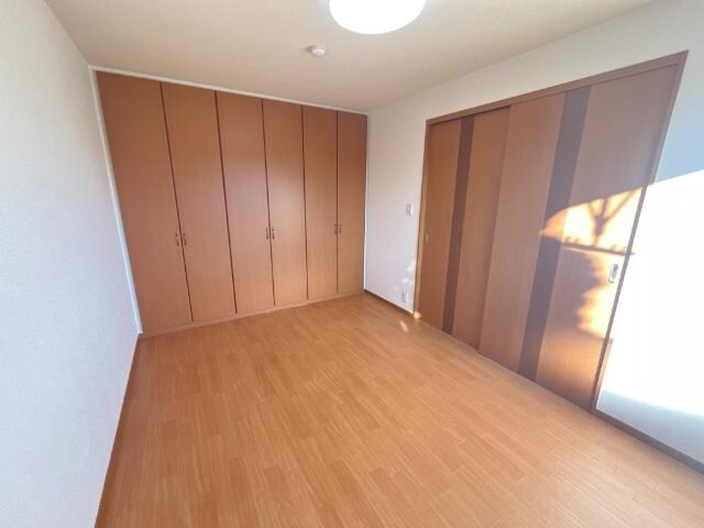 物件内観写真11　(洋室)