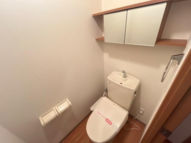 物件内観写真20　(シャワー付トイレ)