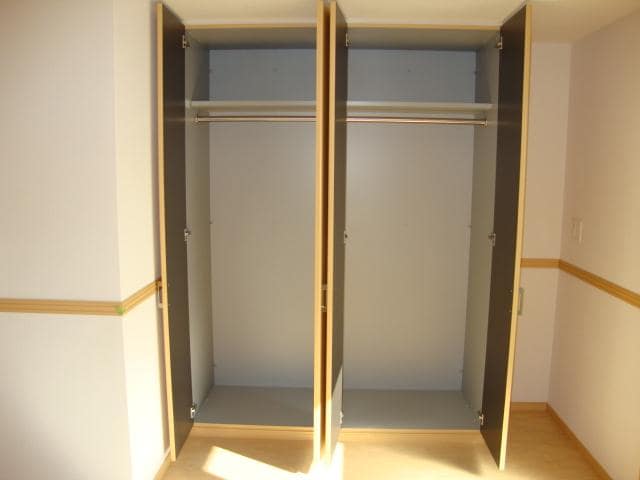 物件内観写真15　(リビングクローゼット)