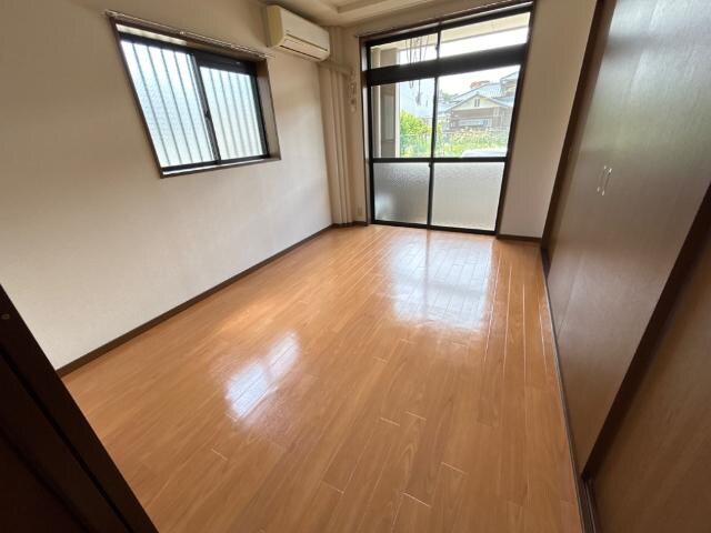 物件内観写真13　(洋室)