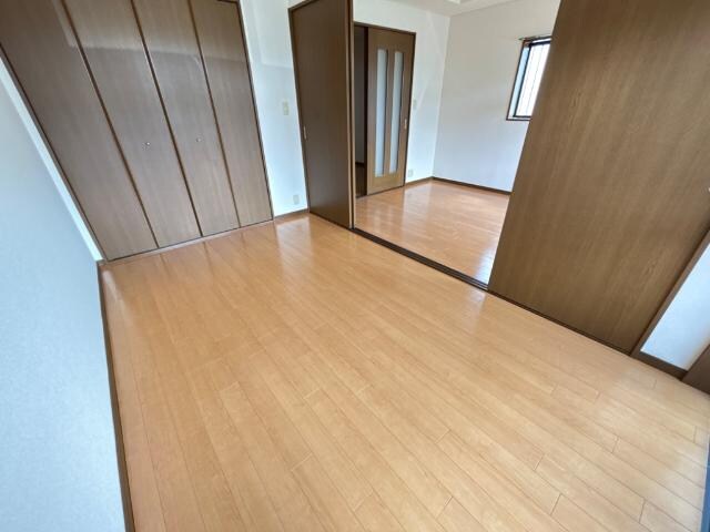 物件内観写真14　(洋室)