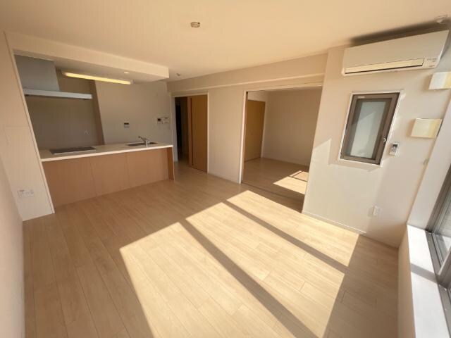 物件内観写真4　(リビング)