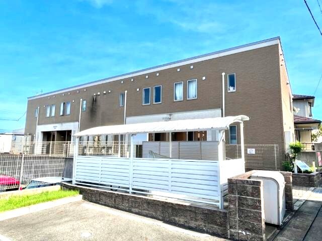 物件外観写真1　(外観写真（昼）)