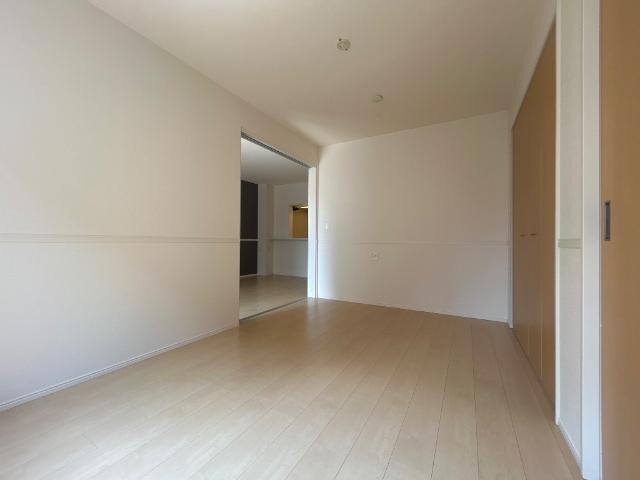 物件内観写真10　(洋室)