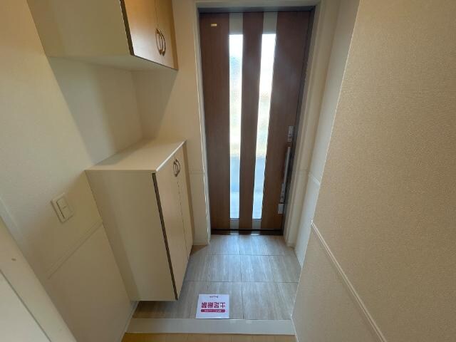 物件内観写真23　(玄関)