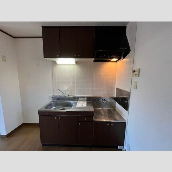 キッチン(室内写真は別部屋の写真です。)