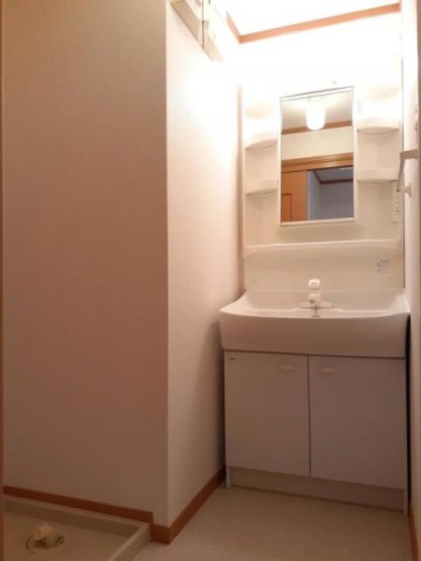 洗面・脱衣所(ゆったりとスペースのある洗面所)