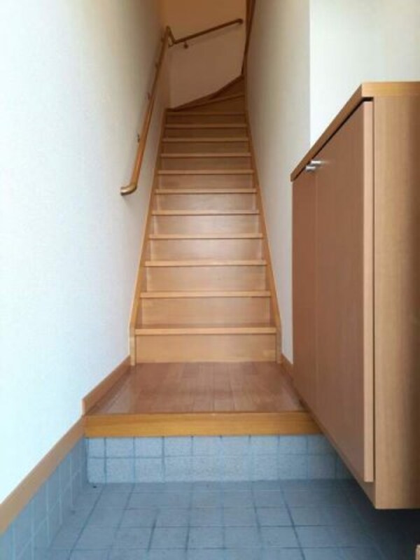 玄関(シンプルで使いやすい玄関です)