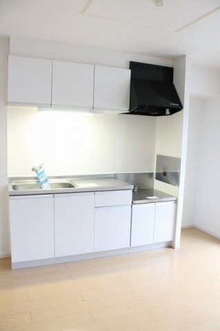 キッチン(コンパクトなキッチンで掃除もラクラク)