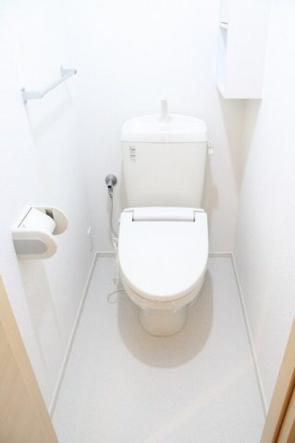 トイレ(コンパクトで使いやすいトイレです)