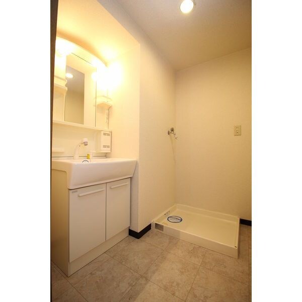 物件内観写真6　(室内写真は別部屋の写真です。)