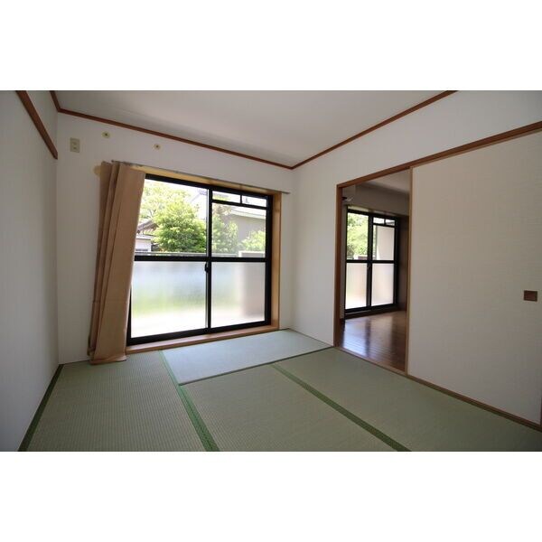 物件内観写真10　(室内写真は別部屋の写真です。)