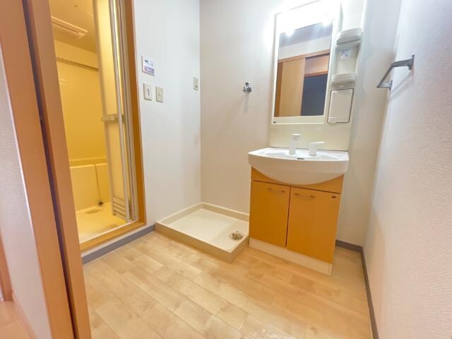 物件内観写真11　(脱衣所)