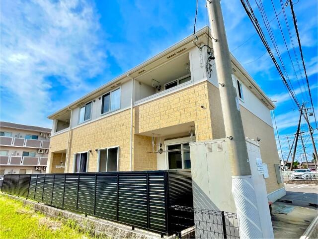 物件外観写真1　(外観写真（昼）)