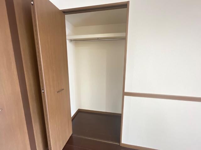 物件内観写真4　(収納)