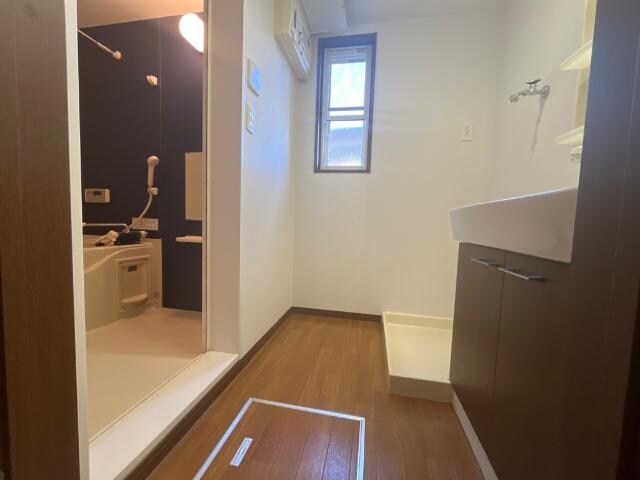 物件内観写真10　(脱衣所)