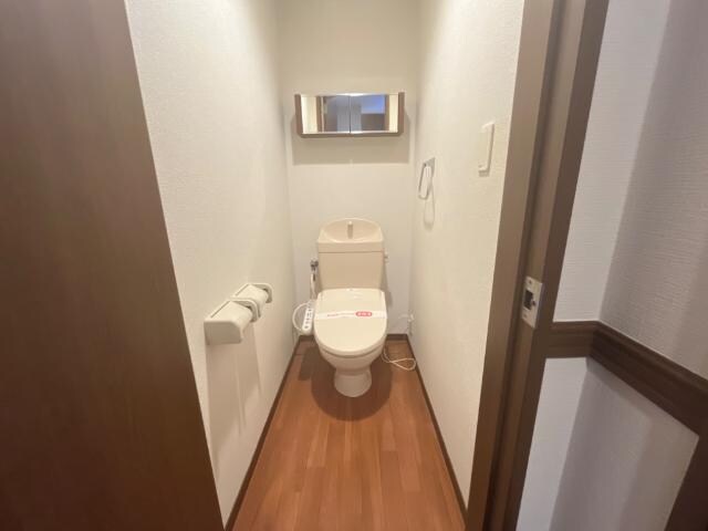 物件内観写真19　(シャワー付トイレ)