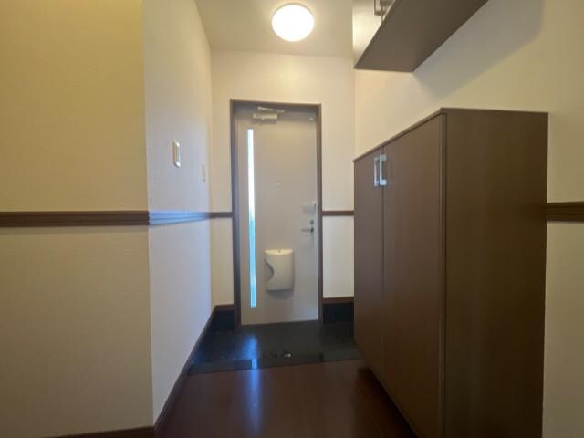 物件内観写真21　(玄関)
