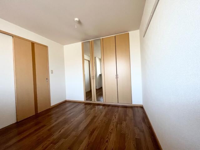 物件内観写真14　(洋室)