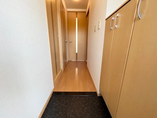 物件内観写真17　(玄関)