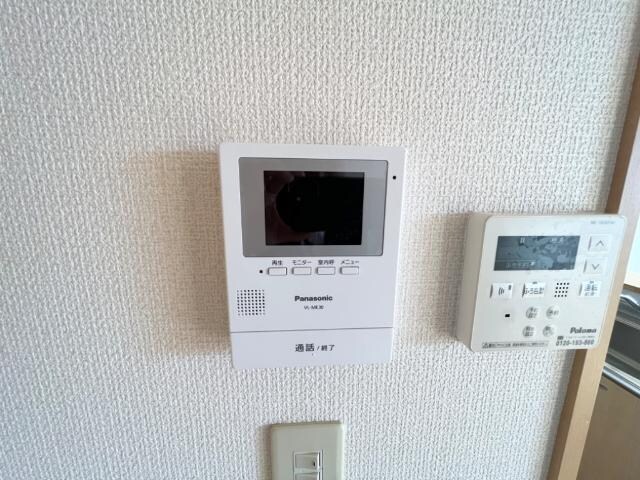 物件内観写真20　(カメラ付インターホン)