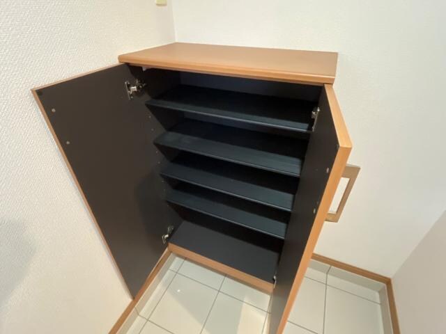 物件内観写真17　(下駄箱)