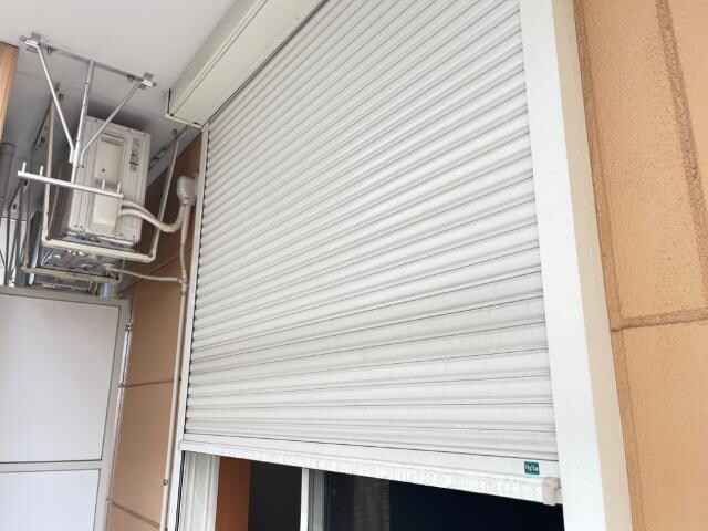 物件内観写真20　(防犯シャッター)