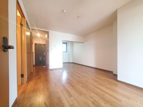 物件内観写真3　(リビング)