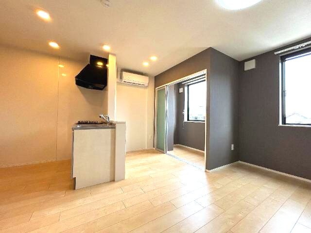 物件内観写真4　(リビング)