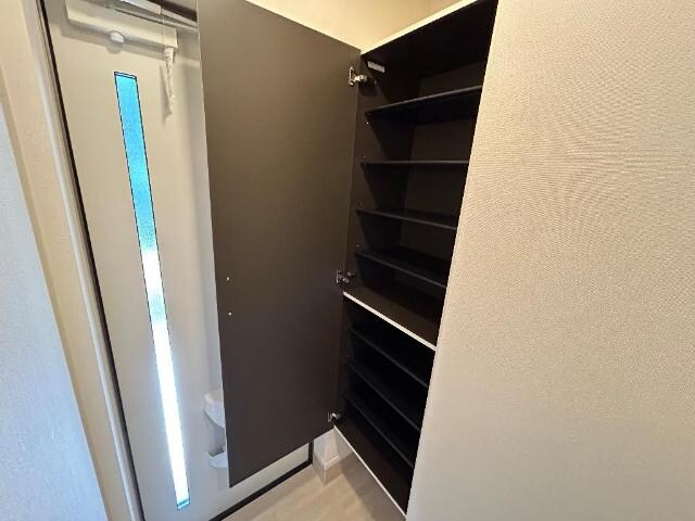物件内観写真16　(下駄箱)