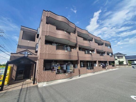 物件外観写真2　(外観写真（昼）)