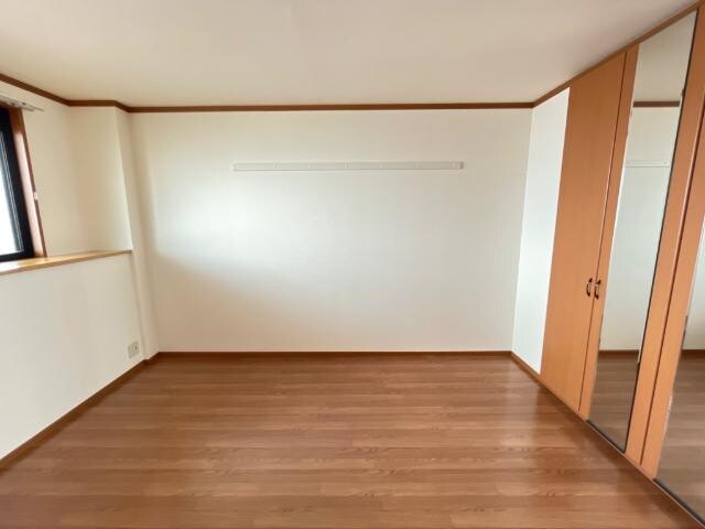 物件内観写真6　(洋室)