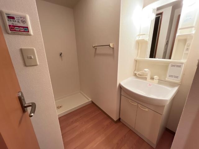 物件内観写真10　(洗面)