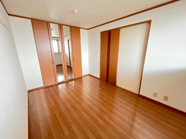 物件内観写真13　(洋室)