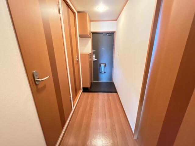 物件内観写真17　(玄関)