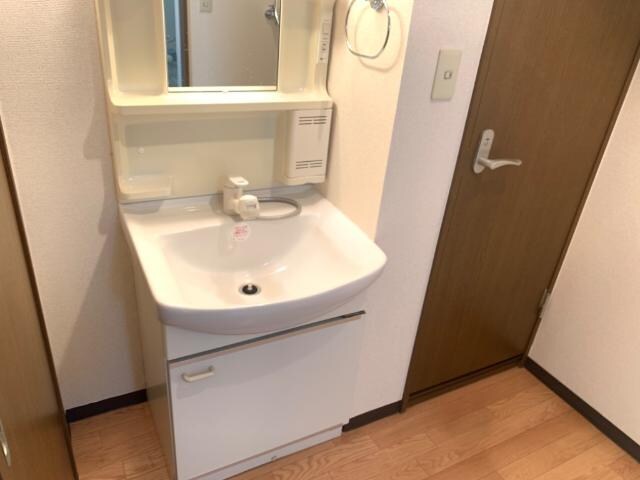 物件内観写真6　(洗髪洗面化粧台)