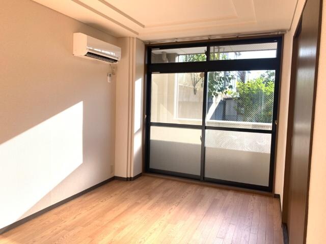 物件内観写真12　(洋室)