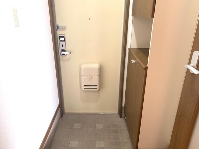 物件内観写真22　(玄関)