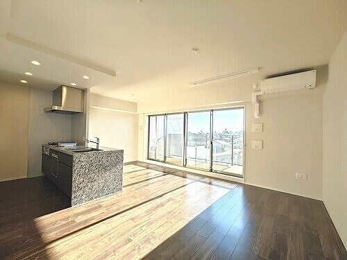 物件内観写真3　(LDK16.9畳)