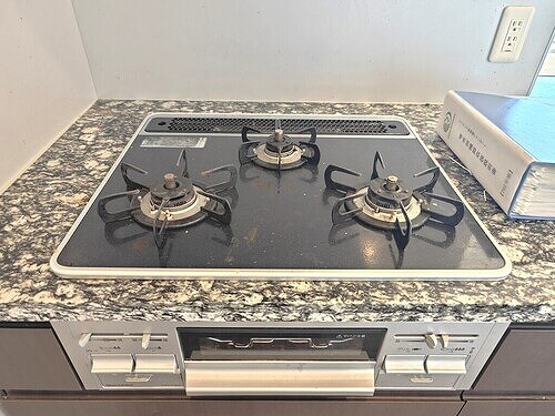 物件内観写真14　(3口ガスコンロ)
