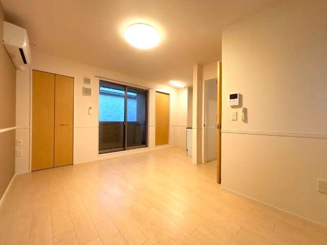 物件内観写真2　(洋室)