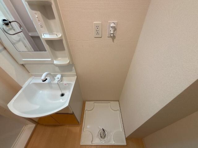 物件内観写真15　(洗濯機置場)