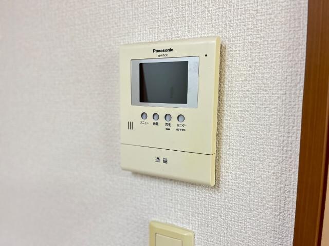 物件内観写真18　(カメラ付インターホン)