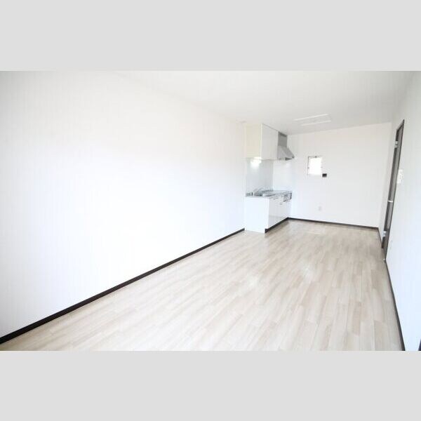 物件内観写真3　(写真、間取図面などが現況と異なる場合は現況優先となります。)