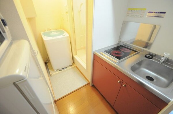 キッチン(実際のお部屋と異なる場合がございます。)