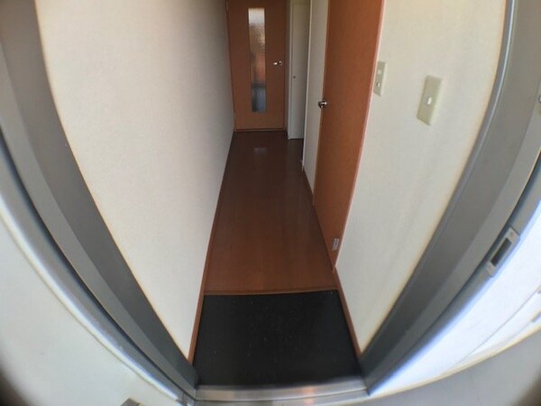 玄関(実際のお部屋と異なる場合がございます。)