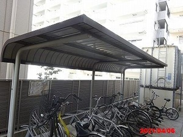 その他(屋根付き駐輪場)