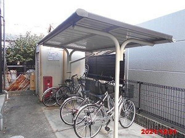 その他(屋根付き駐輪場)