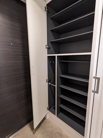 物件内観写真11　(1005号室シューズボックス)